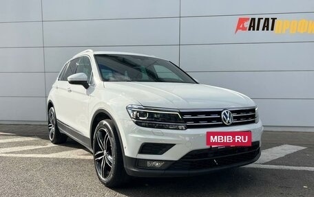 Volkswagen Tiguan II, 2018 год, 2 244 000 рублей, 3 фотография