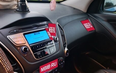 Hyundai ix35 I рестайлинг, 2012 год, 1 000 000 рублей, 8 фотография
