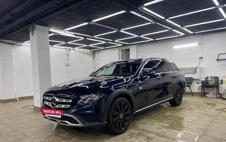 Mercedes-Benz E-Класс, 2018 год, 4 000 000 рублей, 3 фотография