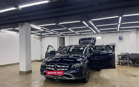 Mercedes-Benz E-Класс, 2018 год, 4 000 000 рублей, 5 фотография