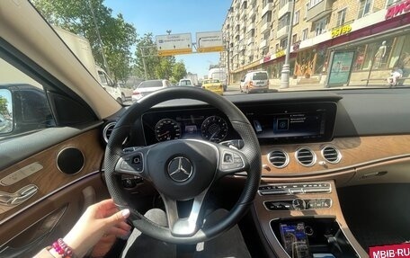 Mercedes-Benz E-Класс, 2018 год, 4 000 000 рублей, 13 фотография