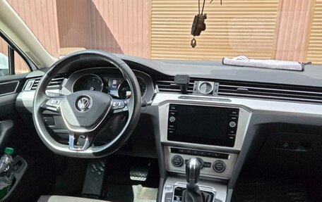 Volkswagen Passat B8 рестайлинг, 2019 год, 2 490 000 рублей, 18 фотография