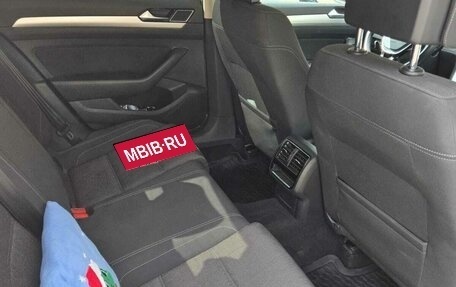 Volkswagen Passat B8 рестайлинг, 2019 год, 2 490 000 рублей, 15 фотография