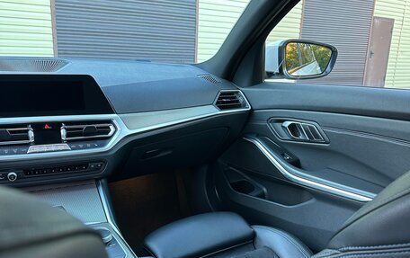 BMW 3 серия, 2019 год, 2 850 000 рублей, 13 фотография