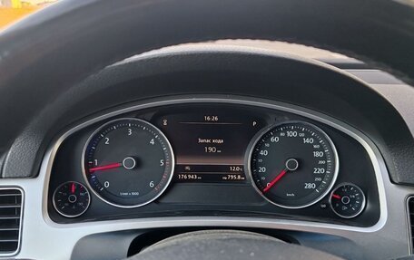 Volkswagen Touareg III, 2015 год, 2 200 000 рублей, 2 фотография