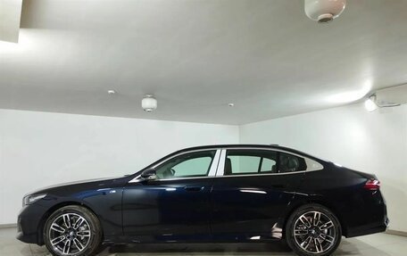 BMW 5 серия, 2024 год, 8 881 000 рублей, 2 фотография