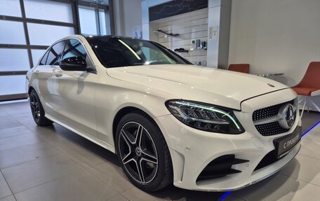 Mercedes-Benz C-Класс, 2018 год, 2 590 000 рублей, 3 фотография