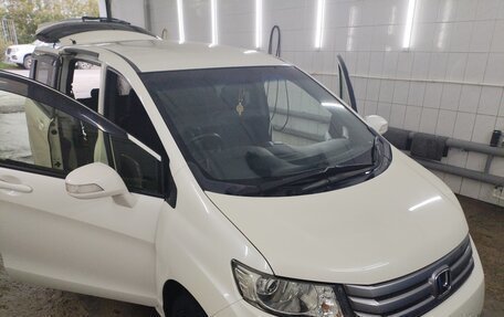 Honda Freed I, 2012 год, 1 300 000 рублей, 17 фотография