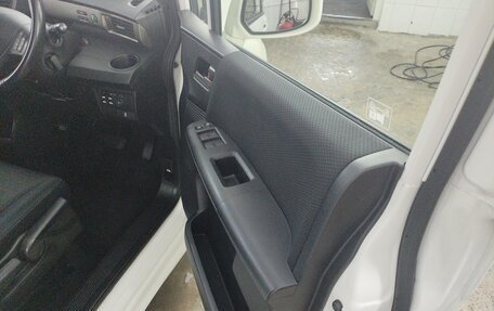 Honda Freed I, 2012 год, 1 300 000 рублей, 18 фотография