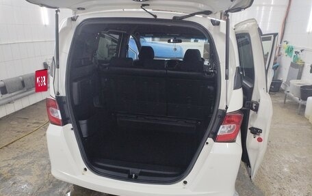 Honda Freed I, 2012 год, 1 300 000 рублей, 19 фотография
