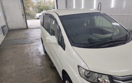 Honda Freed I, 2012 год, 1 300 000 рублей, 22 фотография