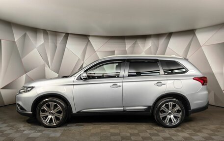 Mitsubishi Outlander III рестайлинг 3, 2019 год, 2 349 000 рублей, 5 фотография