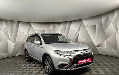 Mitsubishi Outlander III рестайлинг 3, 2019 год, 2 349 000 рублей, 3 фотография