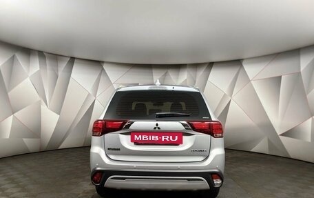 Mitsubishi Outlander III рестайлинг 3, 2019 год, 2 349 000 рублей, 8 фотография