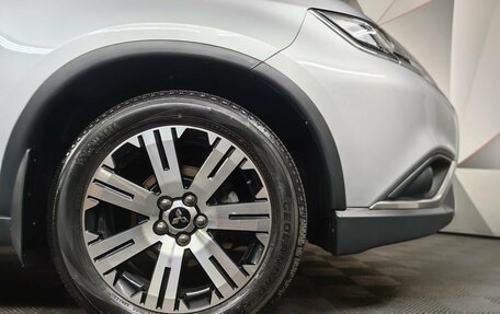 Mitsubishi Outlander III рестайлинг 3, 2019 год, 2 349 000 рублей, 19 фотография