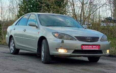 Toyota Camry V40, 2004 год, 750 000 рублей, 4 фотография