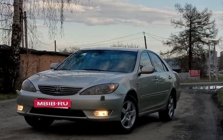 Toyota Camry V40, 2004 год, 750 000 рублей, 3 фотография