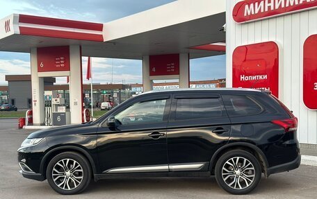 Mitsubishi Outlander III рестайлинг 3, 2016 год, 1 775 000 рублей, 3 фотография