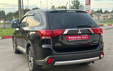 Mitsubishi Outlander III рестайлинг 3, 2016 год, 1 775 000 рублей, 5 фотография