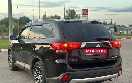 Mitsubishi Outlander III рестайлинг 3, 2016 год, 1 775 000 рублей, 17 фотография