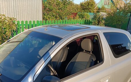 Toyota Yaris I рестайлинг, 2001 год, 250 000 рублей, 2 фотография