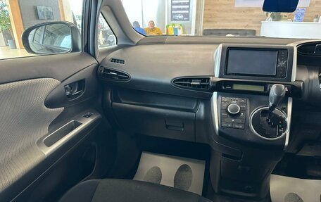 Toyota Wish II, 2010 год, 1 549 000 рублей, 14 фотография