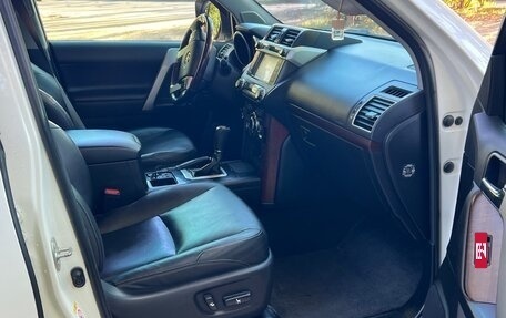 Toyota Land Cruiser Prado 150 рестайлинг 2, 2016 год, 4 100 000 рублей, 5 фотография