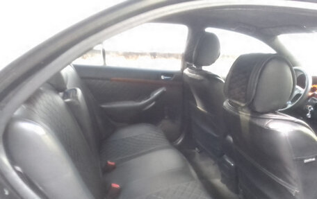 Toyota Avensis III рестайлинг, 2004 год, 650 000 рублей, 10 фотография