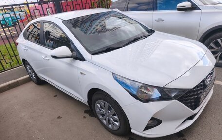 Hyundai Solaris II рестайлинг, 2021 год, 1 850 000 рублей, 4 фотография