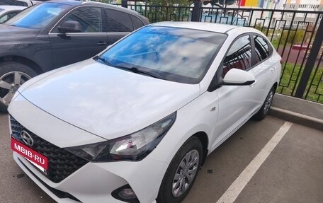 Hyundai Solaris II рестайлинг, 2021 год, 1 850 000 рублей, 2 фотография