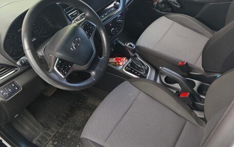 Hyundai Solaris II рестайлинг, 2021 год, 1 850 000 рублей, 6 фотография