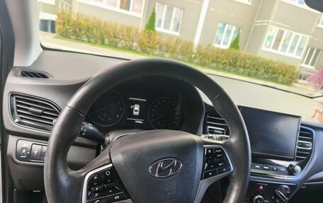 Hyundai Solaris II рестайлинг, 2021 год, 1 850 000 рублей, 7 фотография