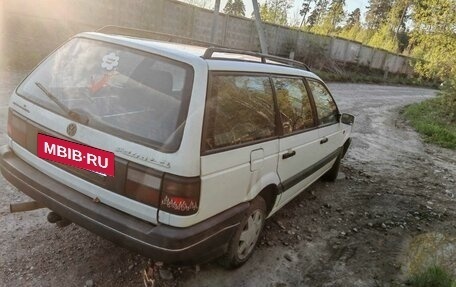 Volkswagen Passat B4, 1993 год, 265 000 рублей, 2 фотография
