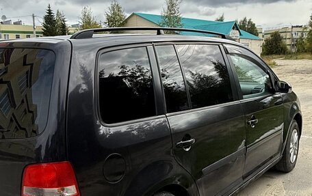 Volkswagen Touran III, 2004 год, 380 000 рублей, 2 фотография