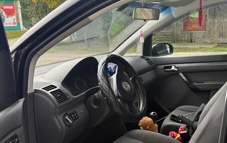Volkswagen Touran III, 2004 год, 380 000 рублей, 8 фотография