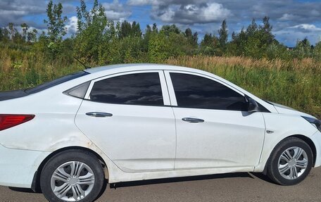 Hyundai Solaris II рестайлинг, 2016 год, 400 000 рублей, 2 фотография