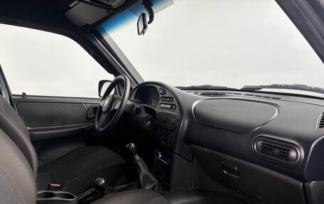 Chevrolet Niva I рестайлинг, 2019 год, 710 000 рублей, 10 фотография