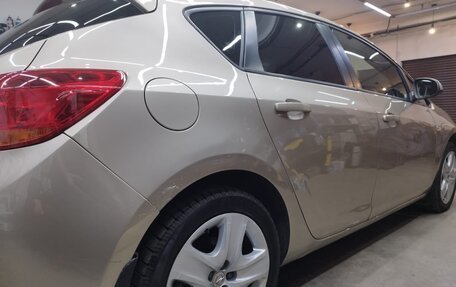 Opel Astra J, 2011 год, 655 000 рублей, 12 фотография