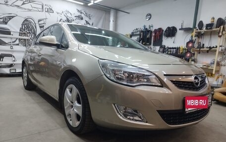 Opel Astra J, 2011 год, 655 000 рублей, 3 фотография