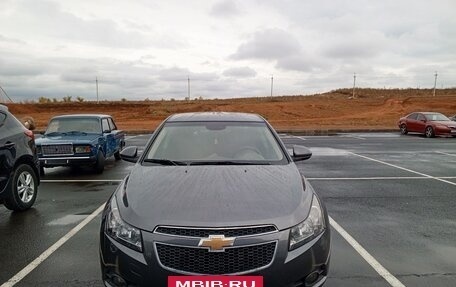 Chevrolet Cruze II, 2010 год, 550 000 рублей, 6 фотография