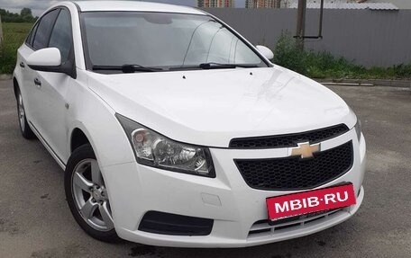 Chevrolet Cruze II, 2010 год, 589 000 рублей, 1 фотография