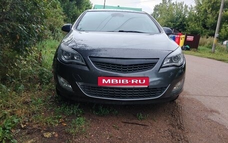 Opel Astra J, 2010 год, 500 000 рублей, 1 фотография