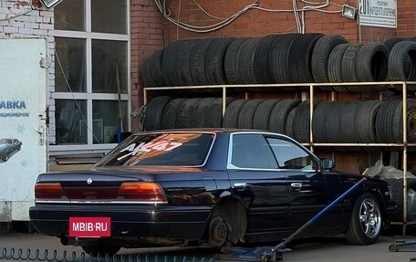 Nissan Laurel VIII, 1990 год, 1 050 000 рублей, 11 фотография