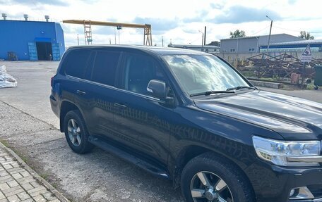Toyota Land Cruiser 200, 2015 год, 3 900 000 рублей, 2 фотография