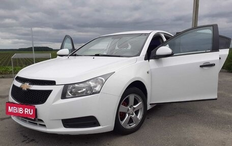 Chevrolet Cruze II, 2010 год, 589 000 рублей, 2 фотография