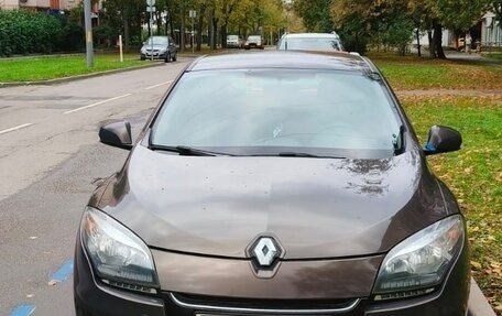 Renault Megane III, 2013 год, 800 000 рублей, 2 фотография