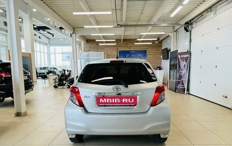 Toyota Vitz, 2011 год, 909 000 рублей, 5 фотография