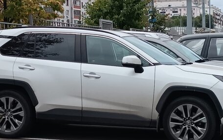 Toyota RAV4, 2021 год, 2 700 000 рублей, 2 фотография