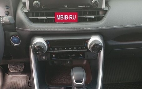 Toyota RAV4, 2021 год, 2 700 000 рублей, 6 фотография