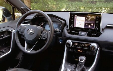 Toyota RAV4, 2021 год, 2 700 000 рублей, 8 фотография